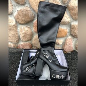 Stylish Black Platform Boots